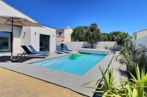 Spacieuse villa 9 personnes avec piscine chauffée privée